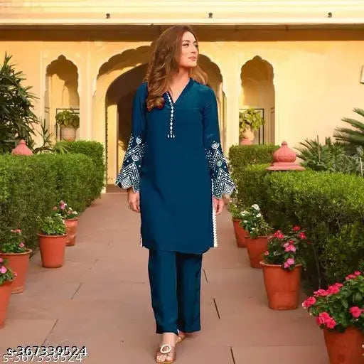 galax embroidory kurta set